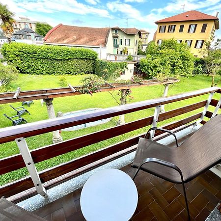 Bella Vita Guesthouse -Parcheggio Privato Interno Arona Eksteriør bilde