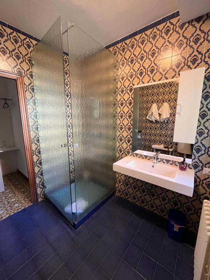 Bella Vita Guesthouse -Parcheggio Privato Interno Arona Eksteriør bilde