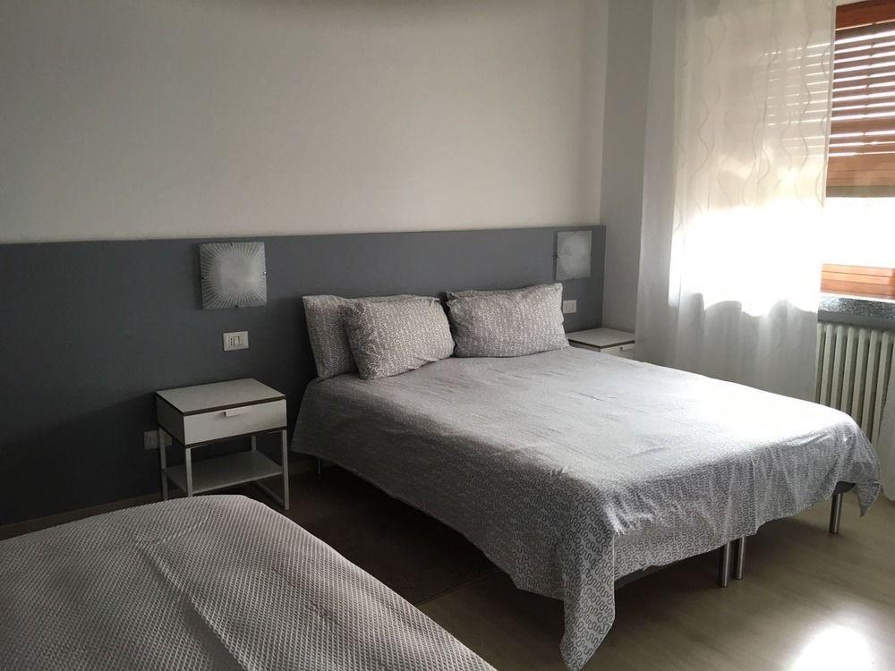 Bella Vita Guesthouse -Parcheggio Privato Interno Arona Eksteriør bilde