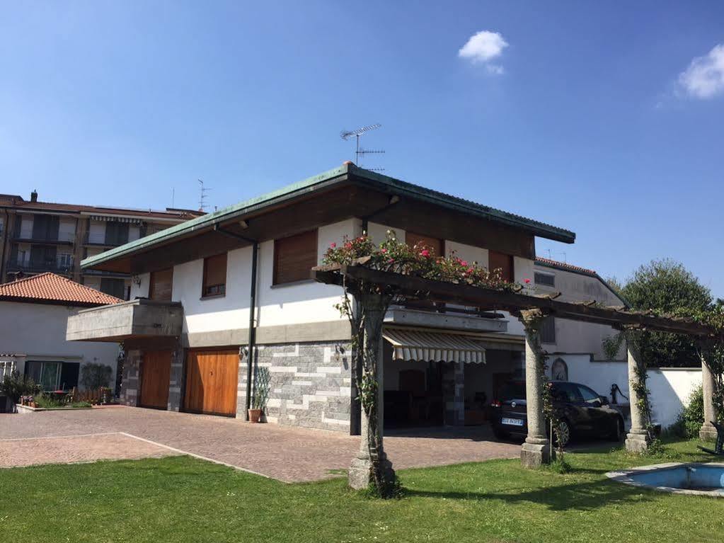 Bella Vita Guesthouse -Parcheggio Privato Interno Arona Eksteriør bilde